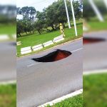 Veja vídeos e fotos da cratera que se abriu em movimentada via do DF