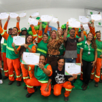 Garis do DF recebem certificado de conclusão de Curso de Conserto de Celular