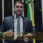 Flávio Bolsonaro nega causa da crise climática em votação de projeto sobre adaptação