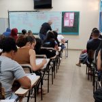 Escola de São Sebastião oferece aulas preparatórias para vestibular