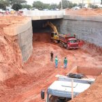 Equipes do GDF visitam obras do Viaduto do Riacho Fundo