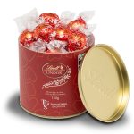 Doce lembrança: no Dia dos Namorados, TGS presenteia casais com chocolates Lindt e sorteio de carro zero km