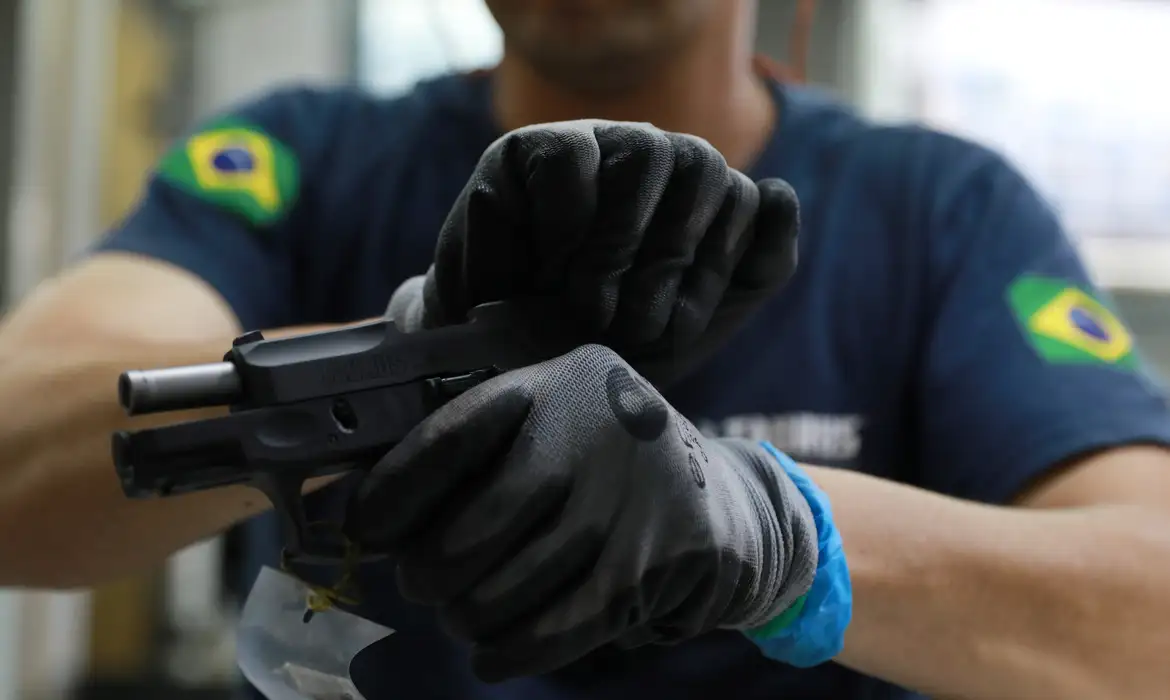 2019-01-15t214906z_2105598225_rc13152069b0_rtrmadp_3_brazil-guns