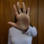 Por Todas Elas atua em show para prevenir casos de assédio contra mulheres