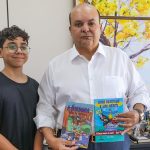 Governador recebe visita de jovem brasiliense com superdotação e altas habilidades