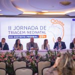 Profissionais de saúde avaliam evolução de triagem neonatal na rede pública do DF