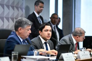 322827-cpmi-do-inss-ouve-dirigente-de-associacao-investigada-acompanhe-300x200