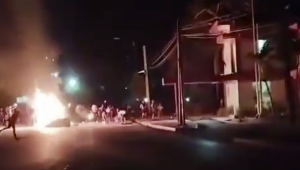 predio-do-partido-comunista-de-cuba-invadido-por-manifestantes-300x170