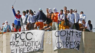2295028966-rebeliao-do-pcc-primeiro-comando-da-capital-em-presidio-de-junqueiropolis-em-maio-de-2006-400x225