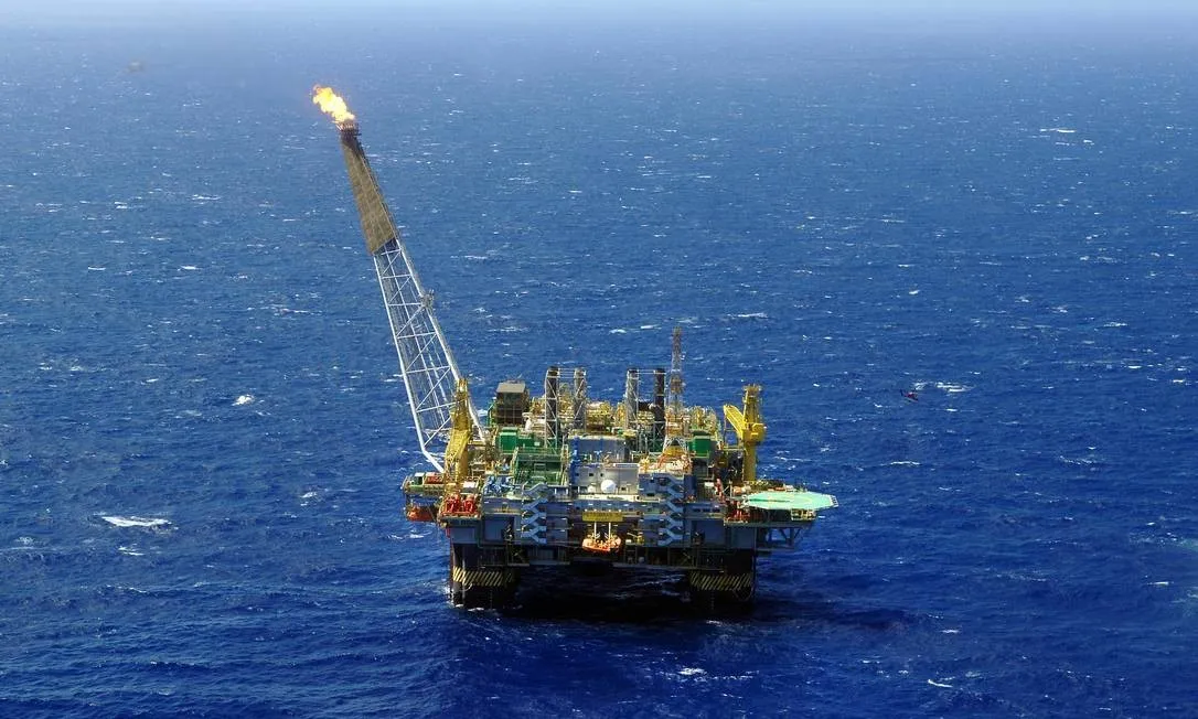 PNA-2-Divulgacao-Petrobras-Plataforma-de-Petroleo-na-Costa-Norte-do-Rio-de-Janeiro